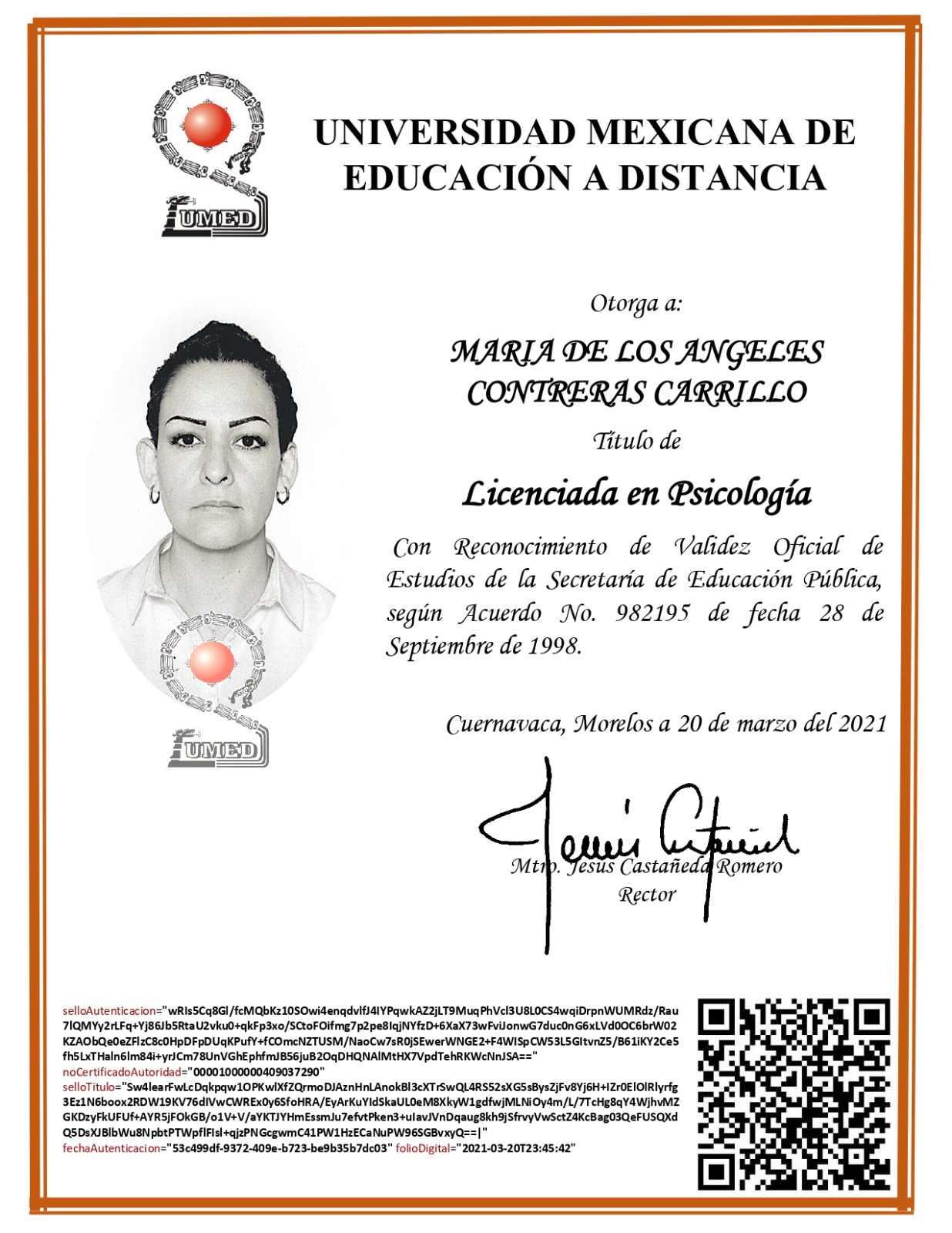 Título de Licenciatura en Psicología de Ángeles Contreras